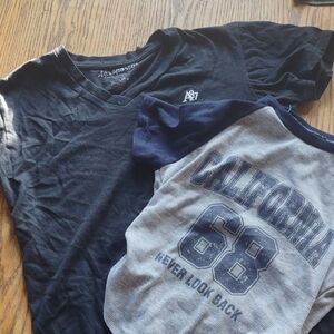 Aeropostale K and Gray Graphic Tees